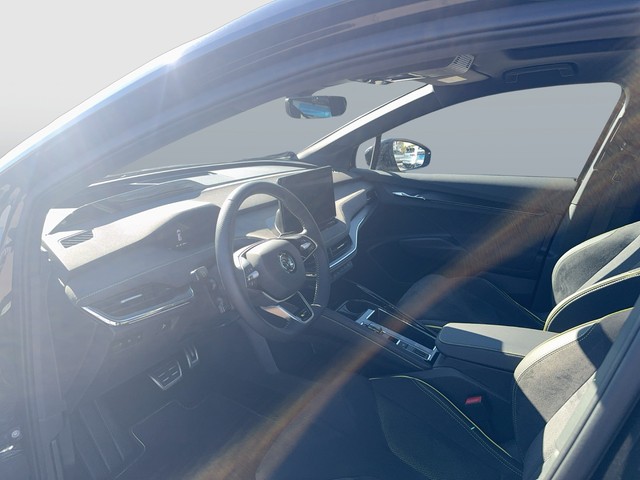 Skoda - Enyaq RS Lounge DCC HuD 360° Pano CANTON_15