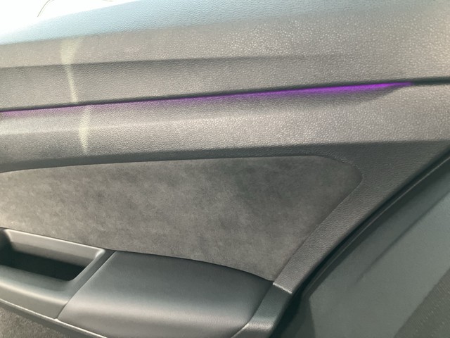 VW - Golf VIII 1.5 eTSI DSG R-Line ACC+LED+PDC+LM19"_8
