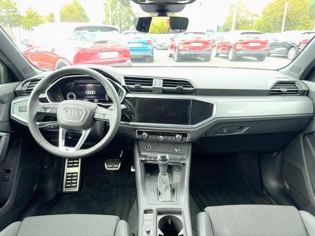Audi - Q3 Sportback 40 TFSI S-tronic quattro S-Line AHK_2