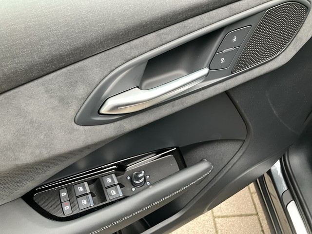 Audi - Q3 SUV TDI S-tronic S line AHK+ACC+SHZG+PANO+NAVI_5