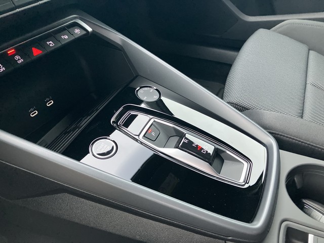 Mercedes-Benz - A 220 Progressive 4Matic LED LM17 NAVI PDC STHZG_6