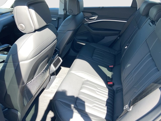 VW - Tiguan 2.0 TSI 4Motion R-Line Black Style+Navi+Kamera_3