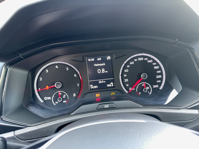 VW - T-Roc 1.0 TSI AHK Navi SHZ ACC PDC vo+hi 16"_15