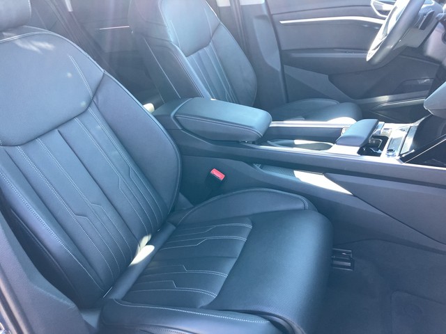 VW - Tiguan 2.0 TSI 4Motion R-Line Black Style+Navi+Kamera_6
