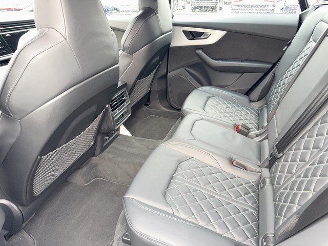 Audi - Q8 55 TFSI e Tiptronic quattro S-Line ACC+LEDER_3