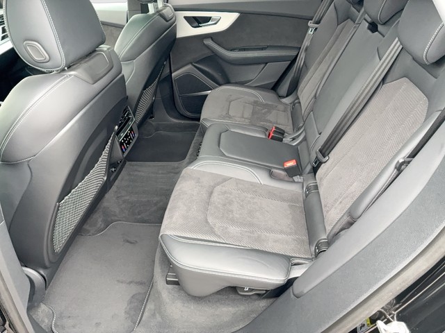 Audi - SQ8 4.0 TFSI quattro ACC+PANO+NAVI+AHK+STANDHZG._3 Audi - SQ8 4.0 TFSI quattro ACC+PANO+NAVI+AHK+STANDHZG._3