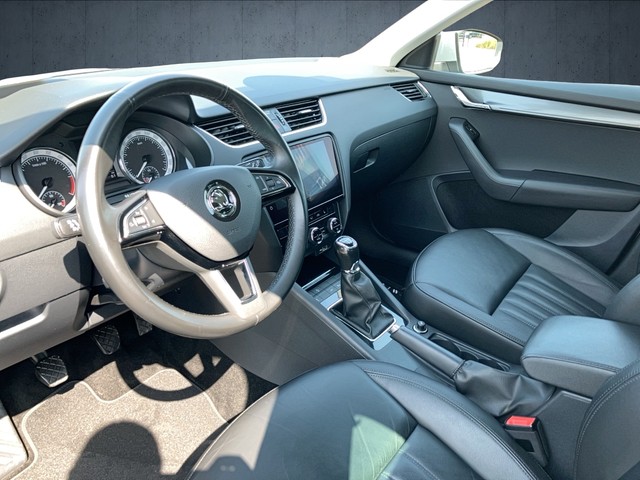 Skoda - Octavia Combi 2.0 TDI Premium Edition AHK+RFK_11 Skoda - Octavia Combi 2.0 TDI Premium Edition AHK+RFK_11