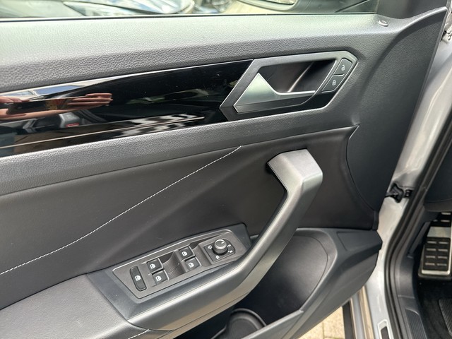 VW - T-Roc 2.0 TDI DSG R-Line AHK+ACC+LED+NAVI+SHZG_5
