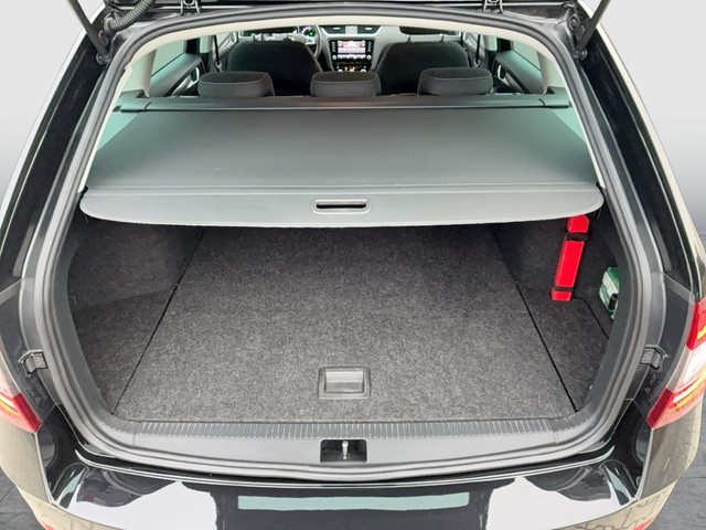 VW - Golf VIII Lim. 2.0 TSI DSG GTI LED+SITZHEIZUNG_4