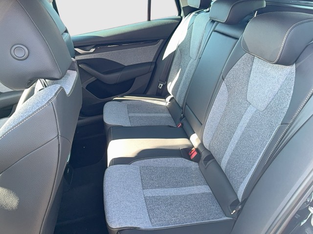 Skoda - Octavia Combi 2.0 TDI DSG Selection Head Up+Kamera_3