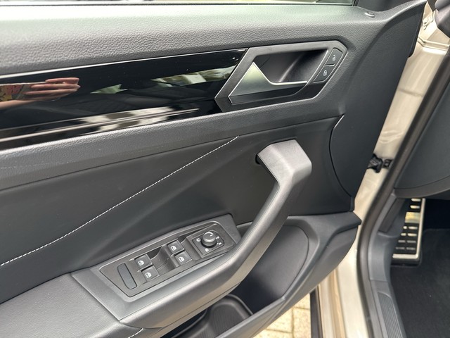 VW - T-Roc Cabrio 1.5 TSI R-Line ACC+LED+NAVI+LM18"_4