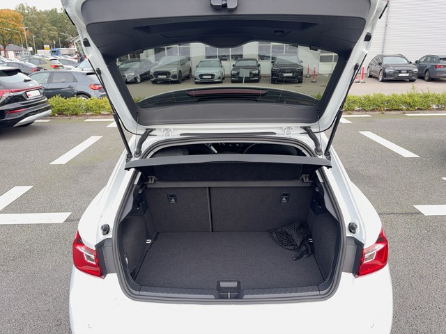 Audi - A1 Sportback 25 TFSI S-tronic advanced phone box_4