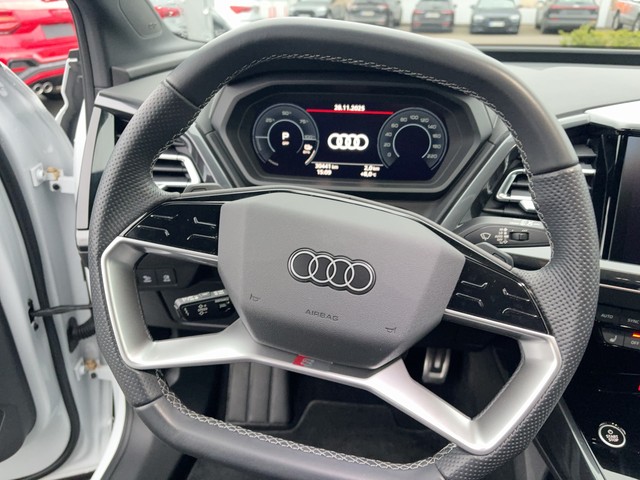 Audi - Q4 e-tron S-Line MATRIX+PANO+ACC_12