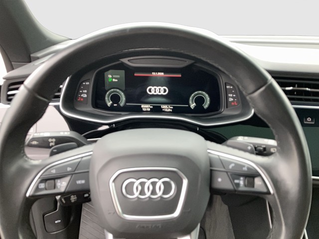 Audi - Q8 55 TFSI e quattro Tiptronic AHK LED NAVI PANO_13