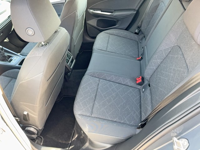 VW - Golf VIII 2.0 TDI Life ACC+NAVI+AHK+KAMERA+LED_3
