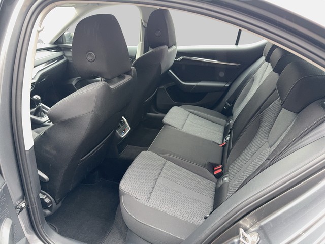 Skoda - Octavia Lim. 1.5 TSI Style AHK Navi_3