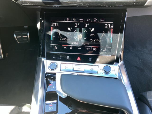 Audi - Q8 e-tron Sportback 55 quattro AHK HUD_9