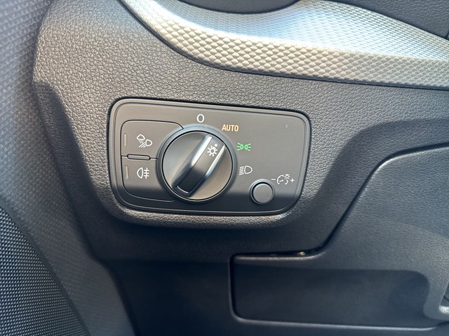 Audi - Q2 35 TFSI S tronic S line Matrix RFK_13