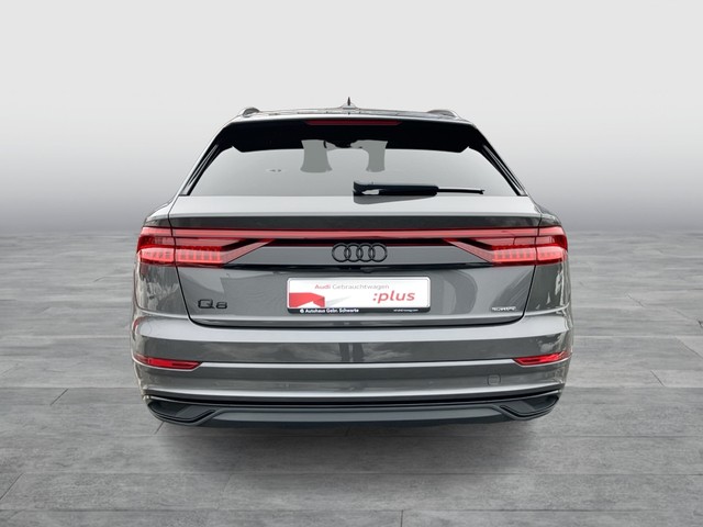 Audi - Q8 55 TFSI e quattro Tiptronic AHK LED NAVI PANO_8