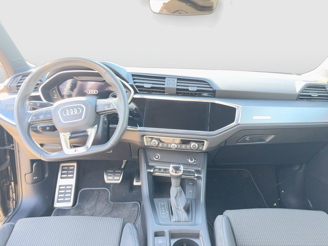 Audi - Q3 45 TFSI e S-tronic S-Line LED+PANO_2