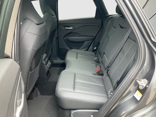 Audi - Q3 SUV TDI S-tronic S line AHK+ACC+SHZG+PANO+NAVI_3