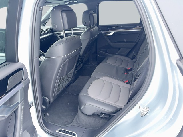 VW - Touareg 3.0 TDI 4M R-Line Leder AHK Pano Stand_3