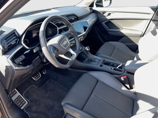 Audi - Q3 45 TFSI e S-tronic S-Line LED+PANO_11