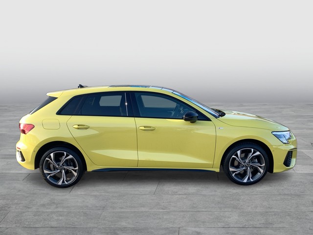 Audi - A3 Sportback 40 TFSI e S-tronic S-line AHK PANO_11