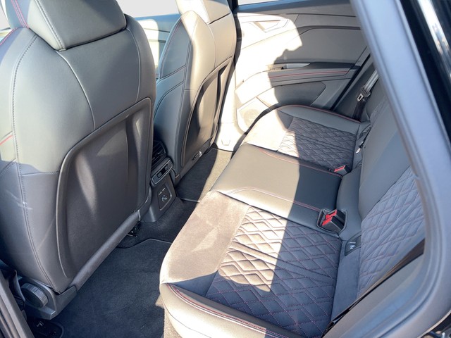 Audi - Q4 e-tron Sportback 45 quattro S-line AHK SONOS_3