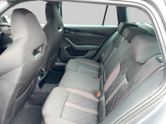 Skoda - Octavia Combi 1.4 iV DSG RS ACC HUD LED LM19 NAVI_3