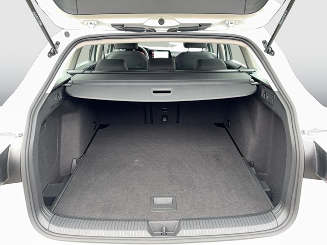 VW - Golf VIII Variant 2.0 TDI DSG Style NAVI+LED+ACC_4