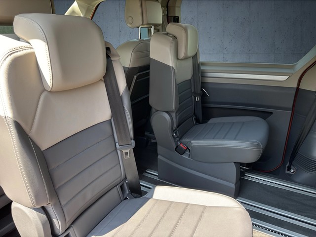 VW - Golf VIII Variant 2.0 TDI DSG R-Line DCC+NAVI+SHZ+LED_8