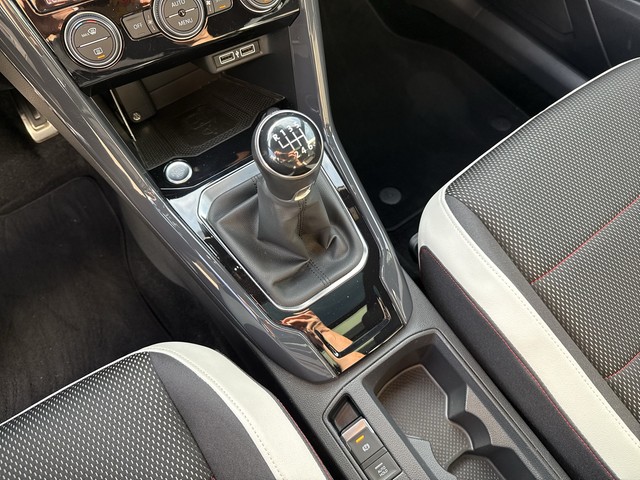 VW - T-Roc 1.5 TSI Sport R-Line AHK+ACC+LED+NAVI+PANO_8