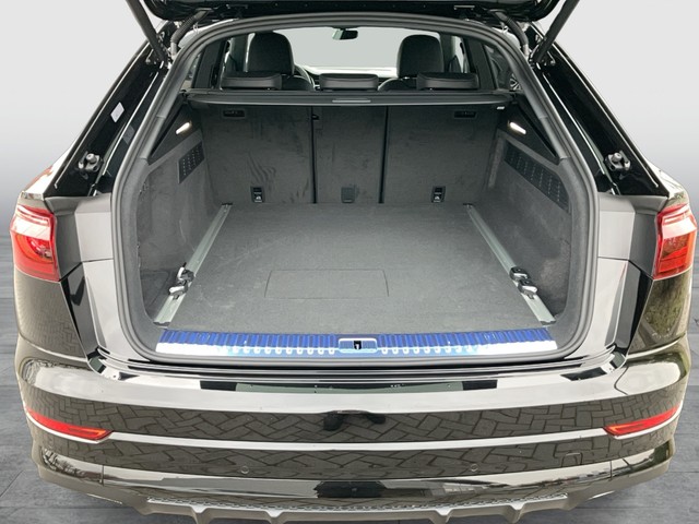 Audi - Q8 SUV TFSI e quattro 290 kW tiptronic s line_4