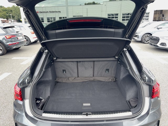 Audi - Q3 Sportback 40 TFSI S-tronic quattro S-Line AHK_4