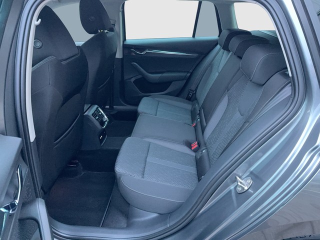 Skoda - Octavia Combi 1.5 TSI eTEC DSG Selection AHK+LED_3