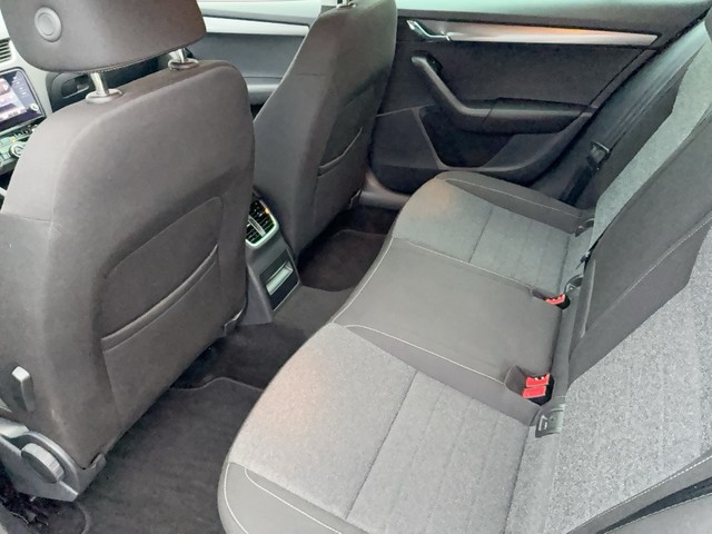 VW - Golf VIII Lim. 2.0 TSI DSG GTI LED+SITZHEIZUNG_3