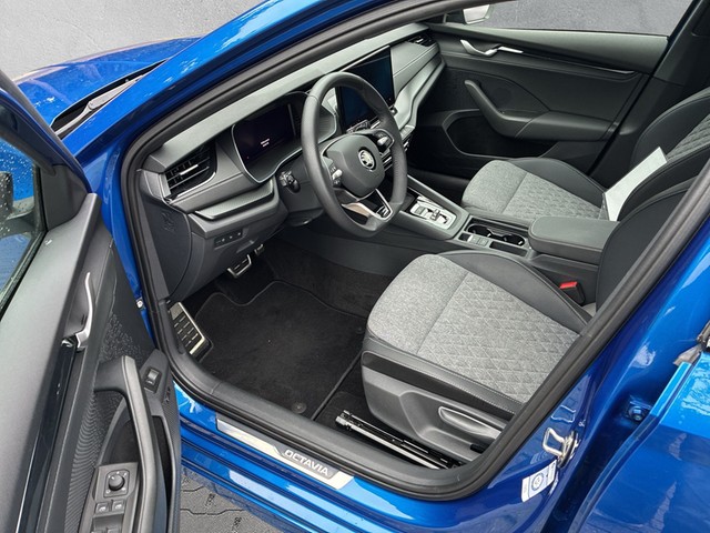 Skoda - Octavia Combi 2.0 TDI DSG Sportline LED+AHK+NAVI_16