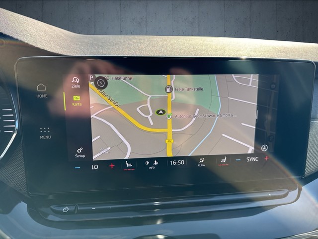 Skoda - Octavia Combi 2.0 TDI DSG Sportline AHK+ACC+NAVI_6