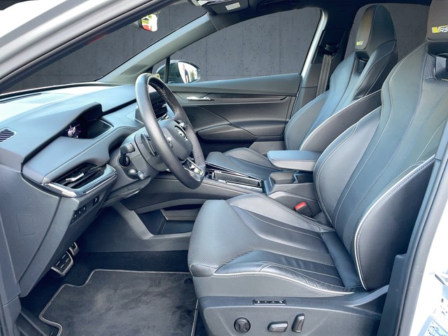 Skoda - Enyaq Coupe RS iV RS Suite 4x4 AHK+PANO+LED+DCC_17 Skoda - Enyaq Coupe RS iV RS Suite 4x4 AHK+PANO+LED+DCC_17