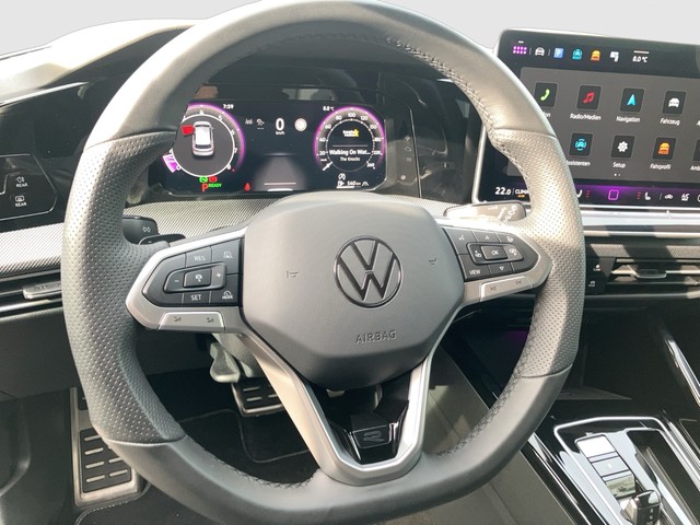 VW - Golf VIII 1.5 eTSI DSG R-Line ACC+LED+PDC+LM19"_17