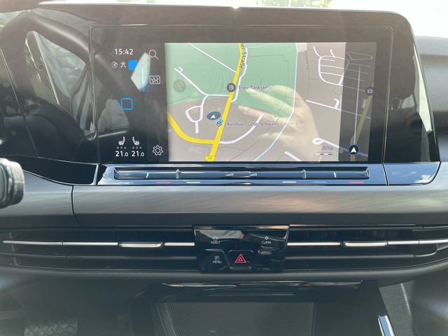 VW - Golf VIII 1.5 eTSI DSG Style AHK+NAVI+LED+KAMERA_7