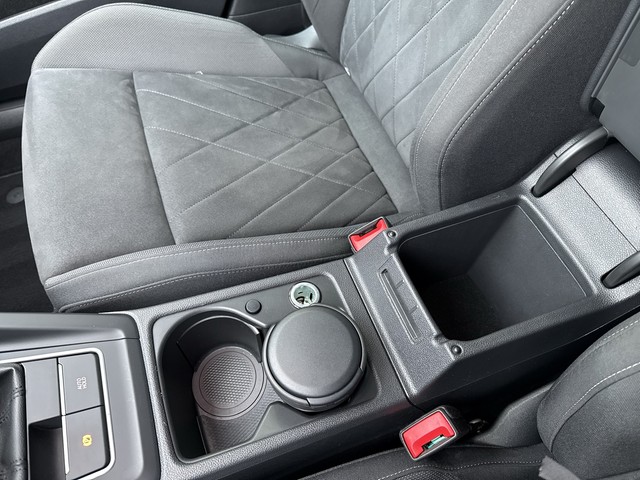 VW - Golf VIII 1.5 TSI Life AHK+ACC+DCC+LED+NAVI+RFK_9