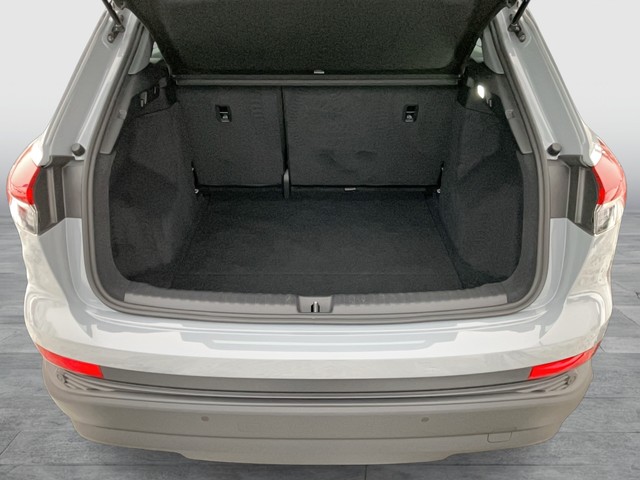 Audi - Q4 40 e-tron LED LM19 MFL PDC SHZG TEMP TEL_4