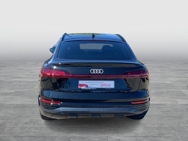 Audi - Q8 e-tron Sportback 55 quattro AHK HUD_12