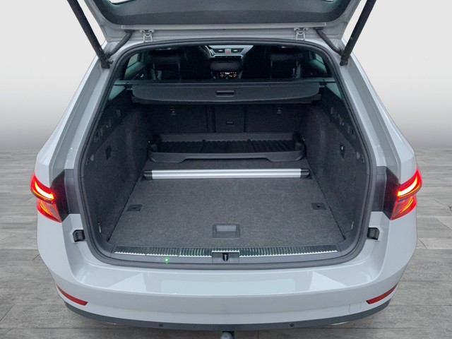 Skoda - Superb Combi 2.0 TDI DSG Sportline ACC+AHK+NAVI_4
