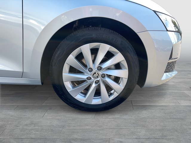 Skoda - Octavia Combi 2.0 TDI DSG Selection ACC LED NAVI_15