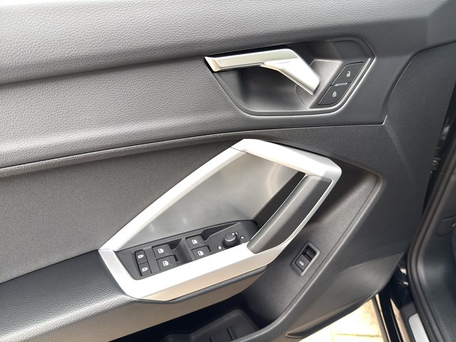 Audi - Q3 35 TFSI S-tronic Advanced PANO+NAVI+PDC+LM18"_5 Audi - Q3 35 TFSI S-tronic Advanced PANO+NAVI+PDC+LM18"_5