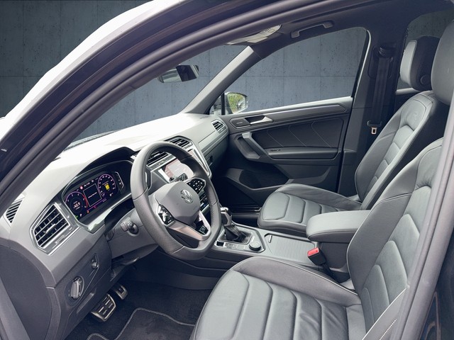 VW - Tiguan 2.0 TDI 4M R-Line HuD 20" Pano Matrix AHK_14