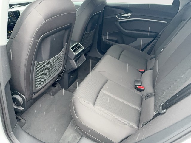 CUPRA - Born LED LM19 MFL PDC SHZG TEL_3